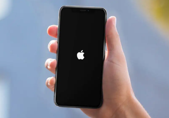 iPhone bleibt beim Apfel-Logo hängen